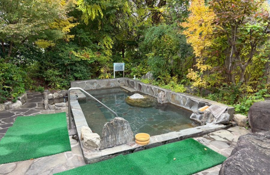 原鶴温泉やぐるま荘岩風呂